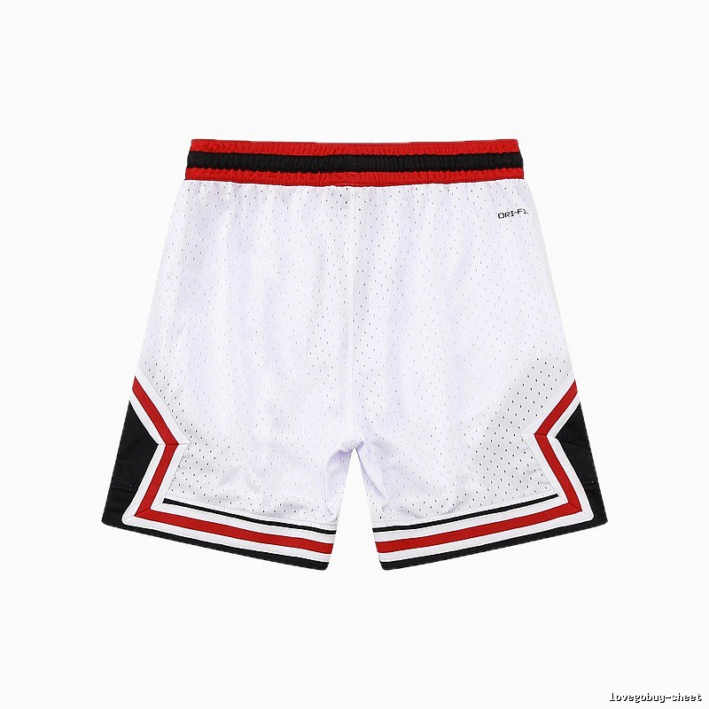 AJ sporty white shorts