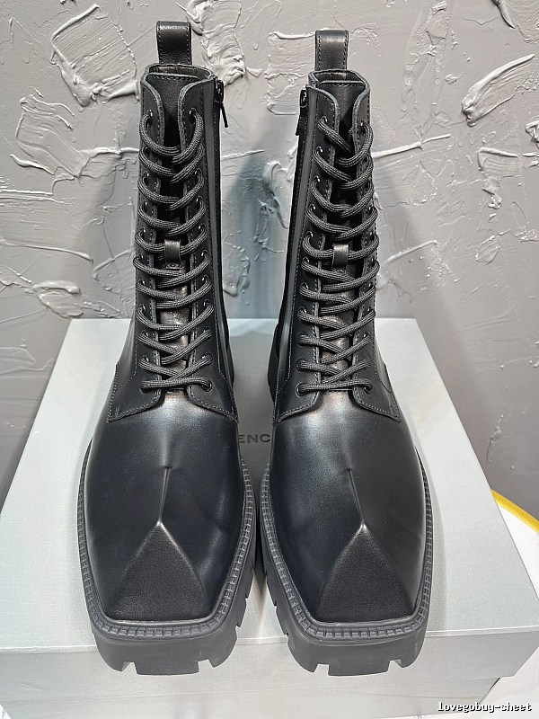 Lace-up Boot with Black High Lace Boot for Streetwear Looks