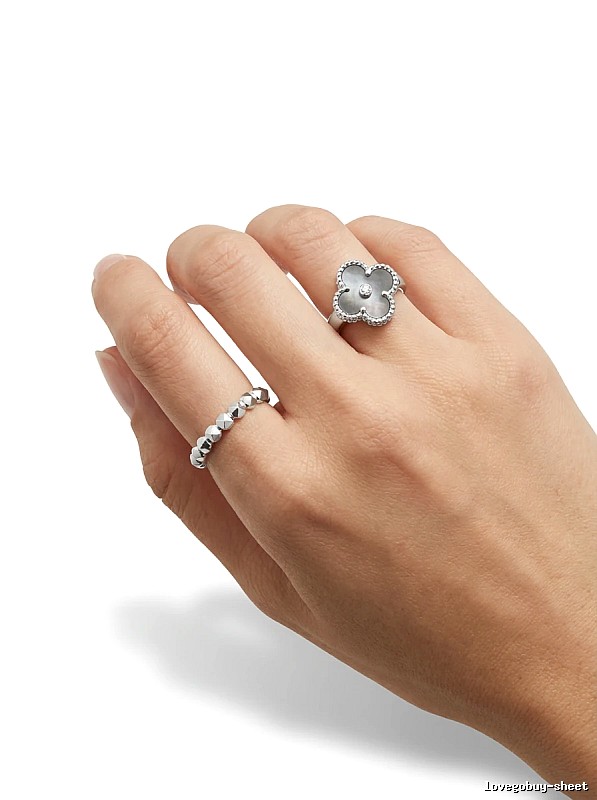 Van Cleef & Arpels four-leaf clover silver ring